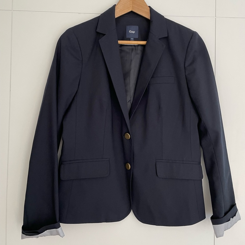 Lightweight navy Gap blazer. Size 8